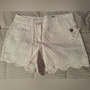 NWT Crown and Ivy Scalloped Shorts